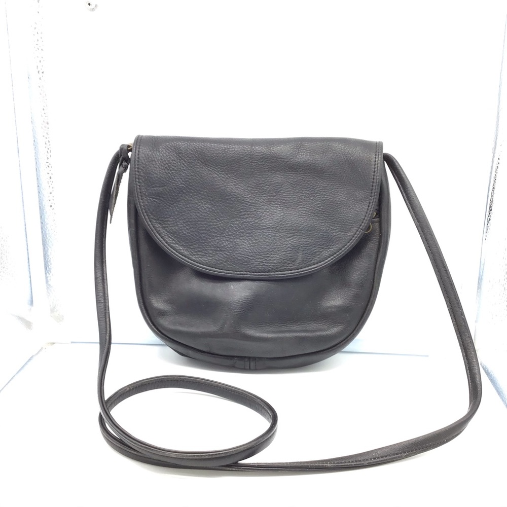 Sven Design in Berkeley black leather crossbody